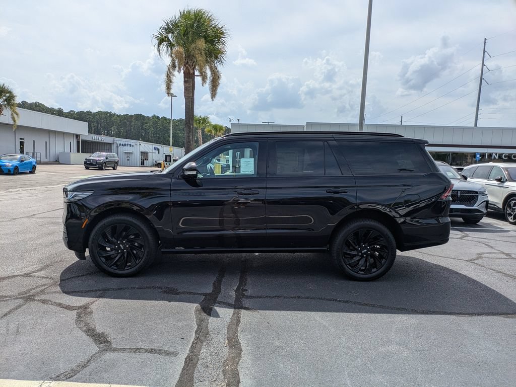 New 2027 Lincoln Navigator Reserve w/ Jet Appearance Package AWD/4WD image 7