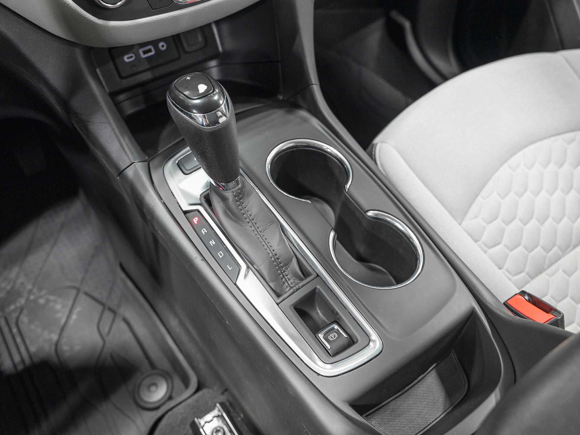 Used 2021 Chevrolet Equinox LS w/ LS Convenience Package image 23