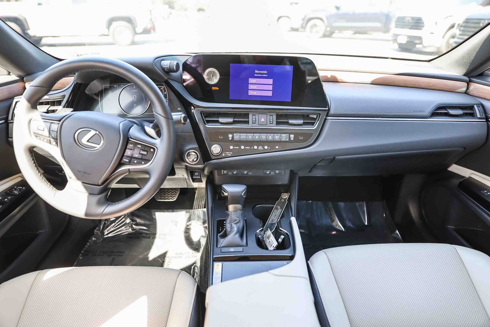 Used 2025 Lexus ES 350 w/ Premium Package FWD image 12