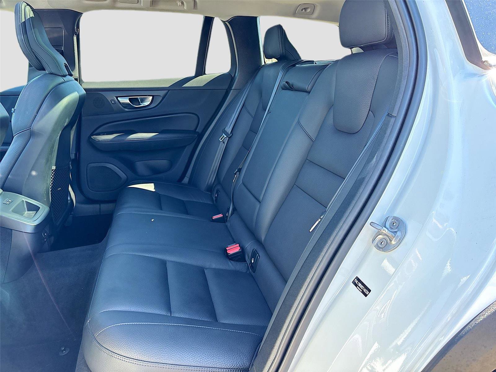 Used 2025 Volvo V60 B5 Cross Country Plus image 26