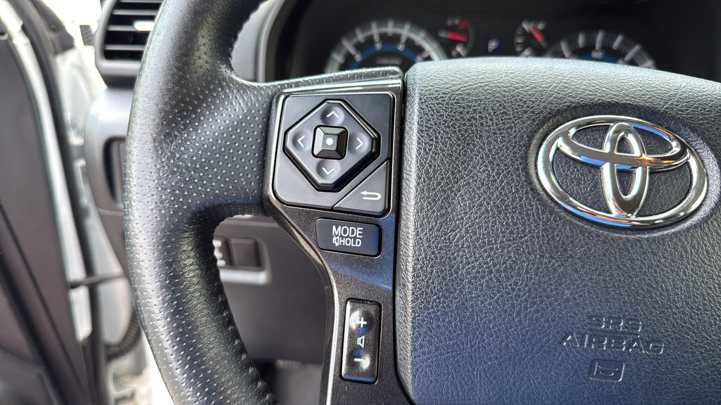 Used 2018 Toyota 4Runner TRD Off-Road AWD/4WD image 21