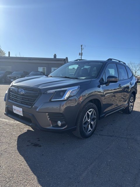 Used 2023 Subaru Forester Premium image 3