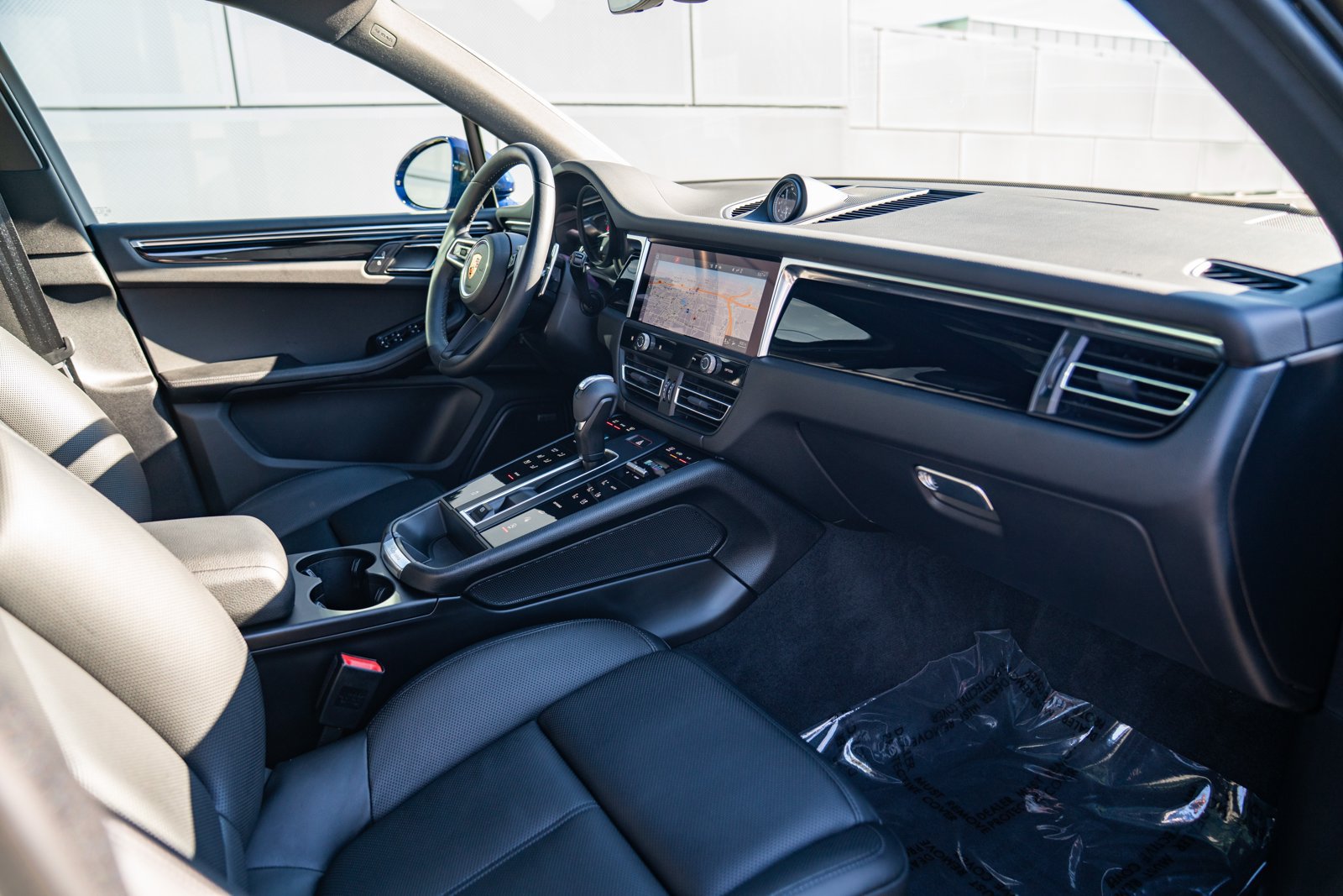 Used 2022 Porsche Macan AWD/4WD image 26