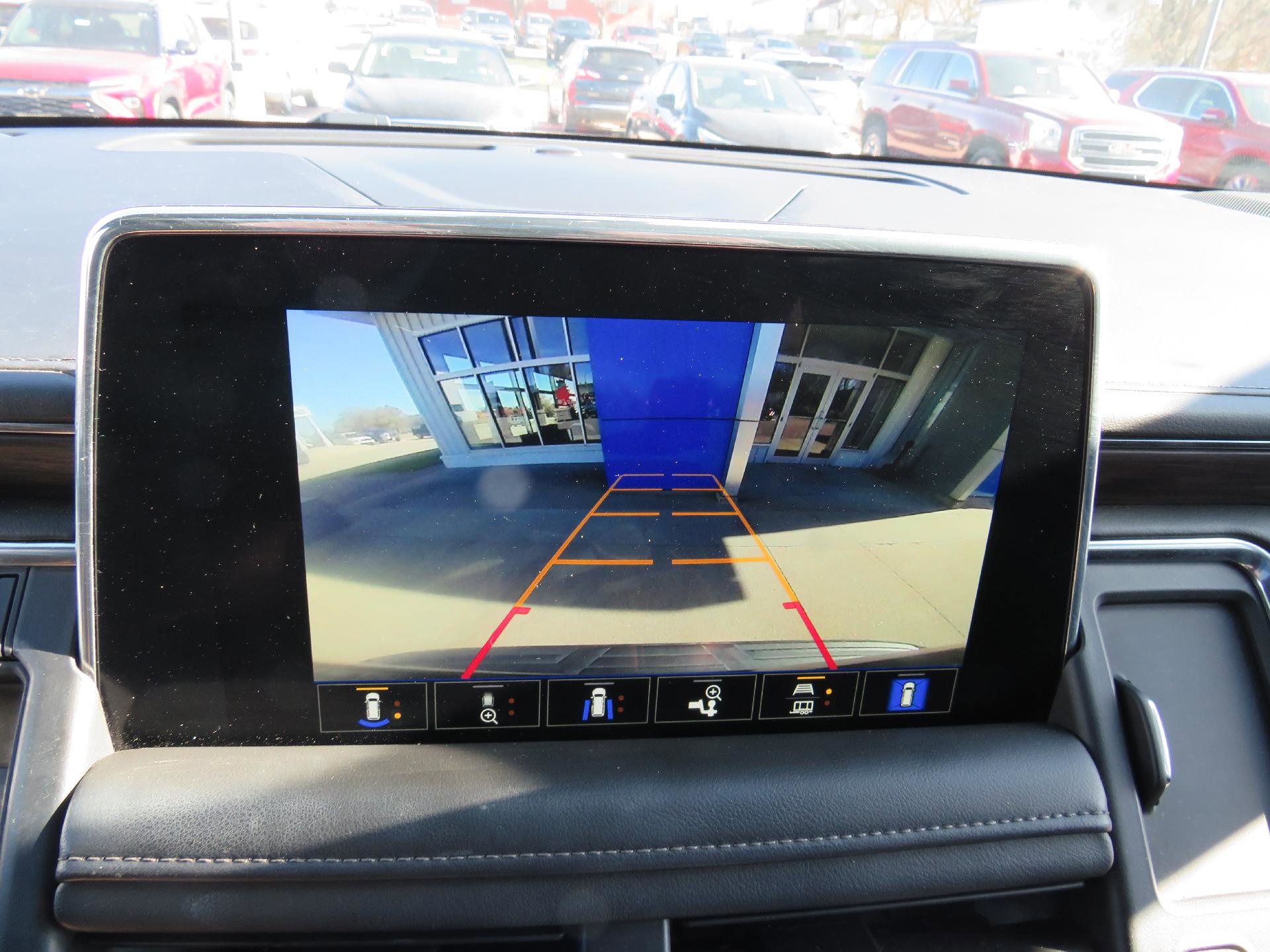 Used 2022 Chevrolet Tahoe Z71 w/ Off-Road Capability Package image 9