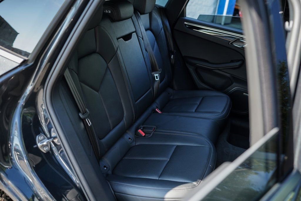 Used 2024 Porsche Macan w/ Premium Plus Package image 26