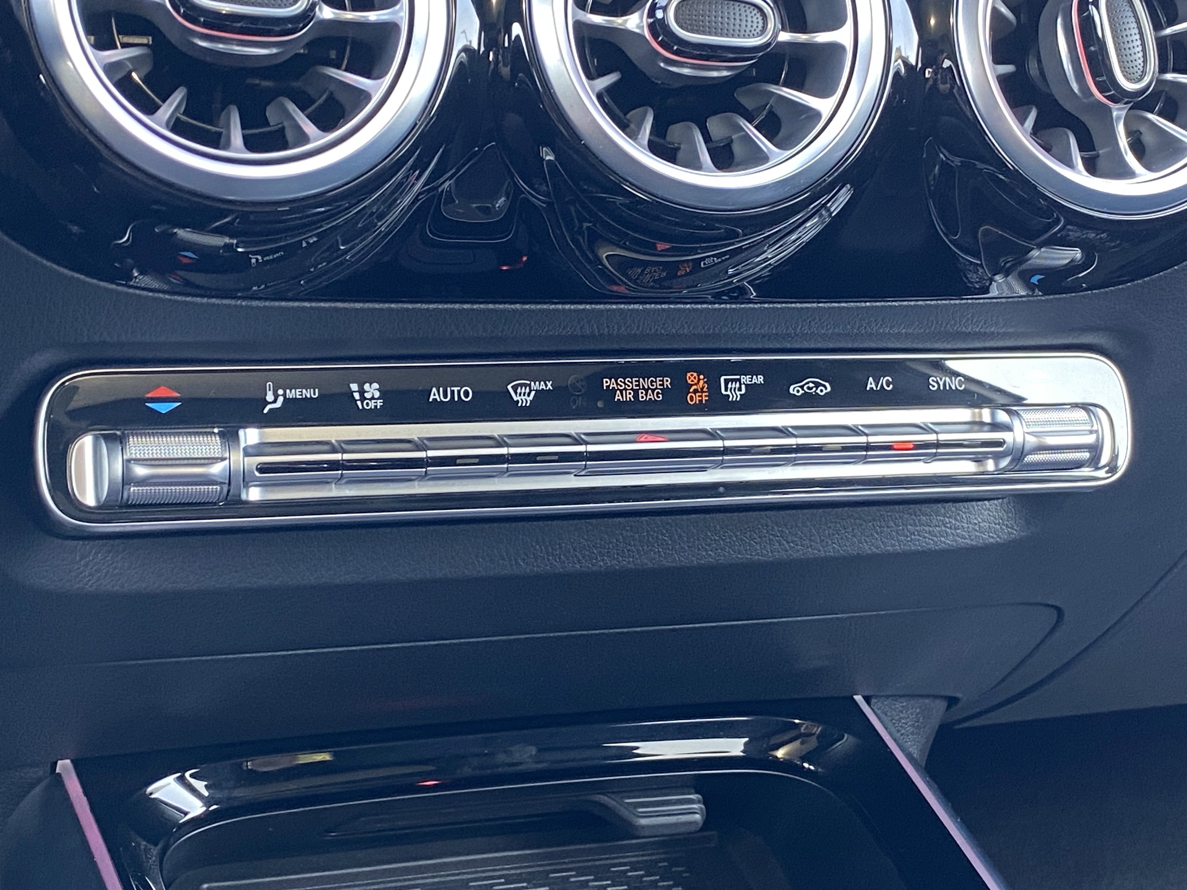 Used 2025 Mercedes-Benz GLA 250 4MATIC image 21