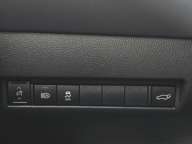 Certified 2024 Toyota Venza LE AWD/4WD image 27