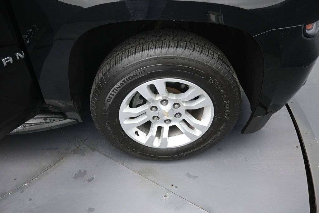 Used 2017 Chevrolet Suburban LS w/ Skid Plate Package AWD/4WD image 32