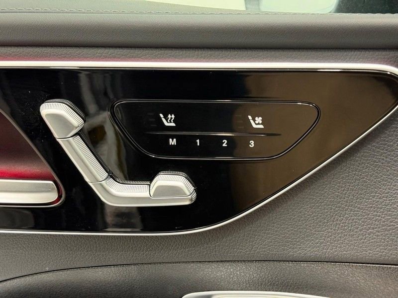 New 2025 Mercedes-Benz C 300 4MATIC Sedan image 9