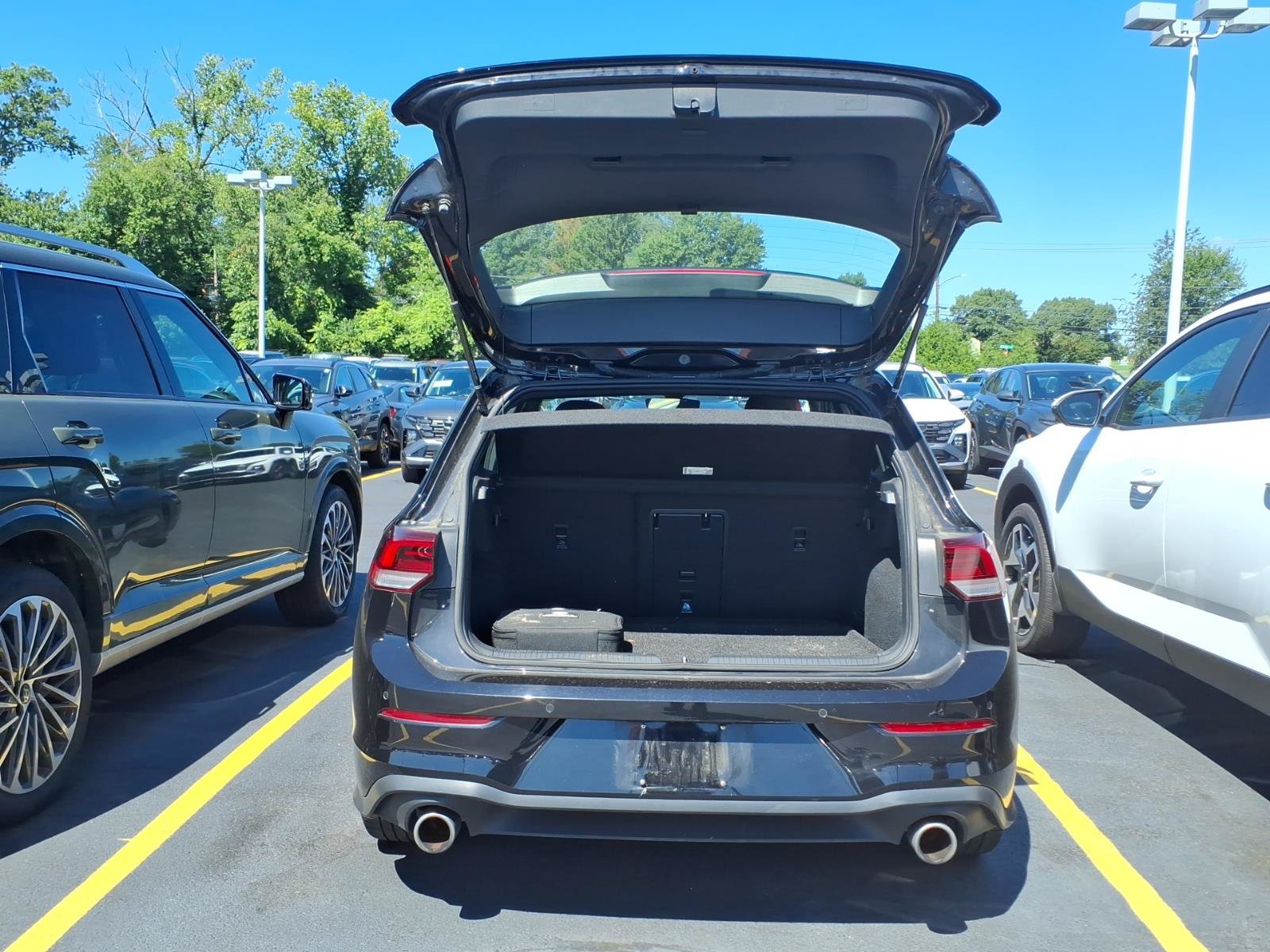 Used 2022 Volkswagen GTI S FWD image 6