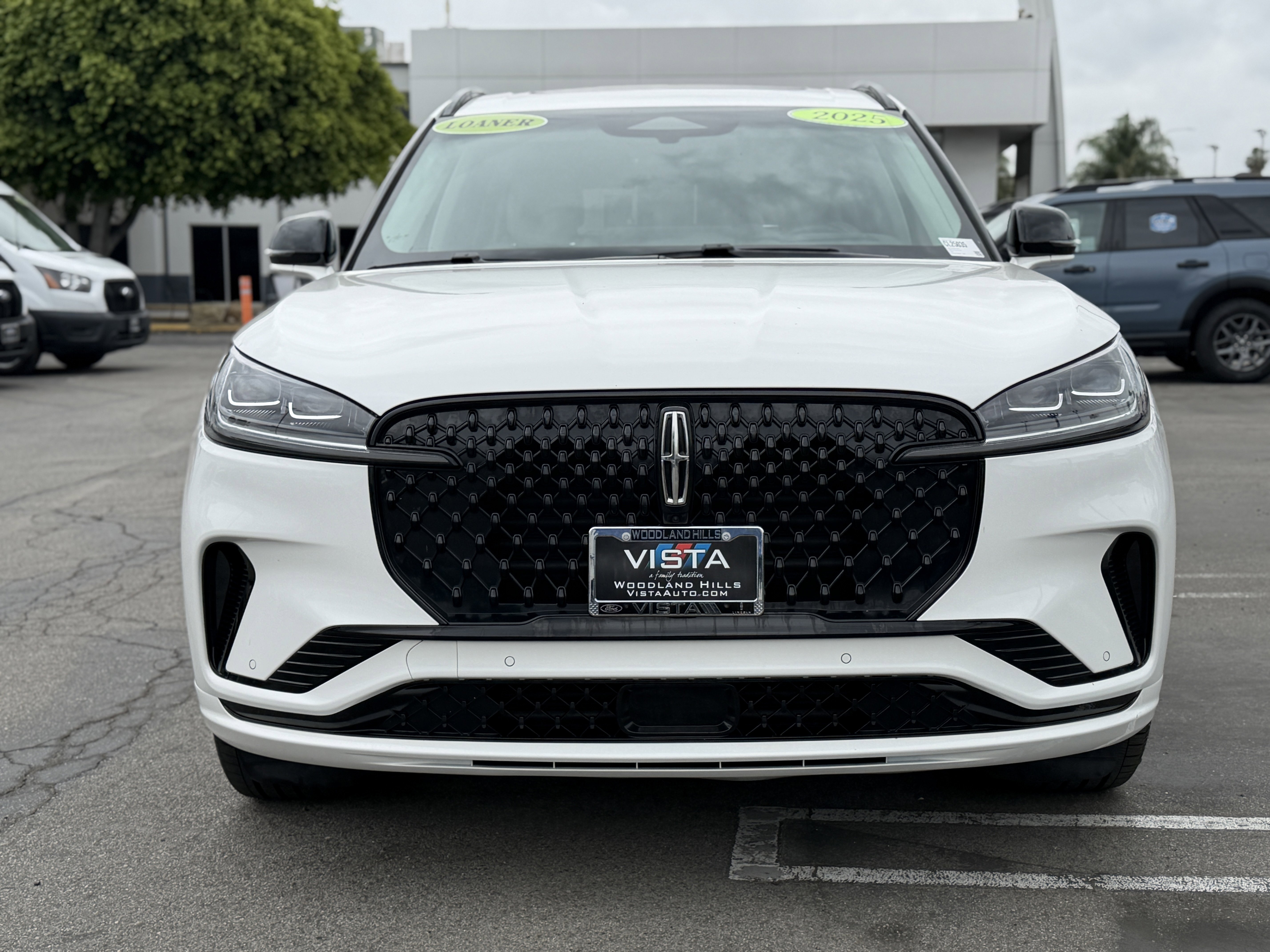 Used 2025 Lincoln Aviator Reserve w/ Equipment Group 201A AWD/4WD image 2