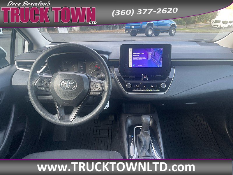 Used 2025 Toyota Corolla LE FWD image 16