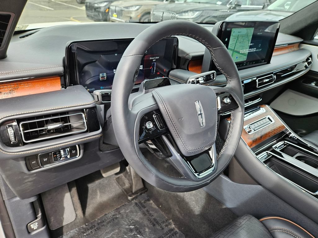 New 2026 Lincoln Aviator Black Label w/ Jet Appearance Package AWD/4WD image 18