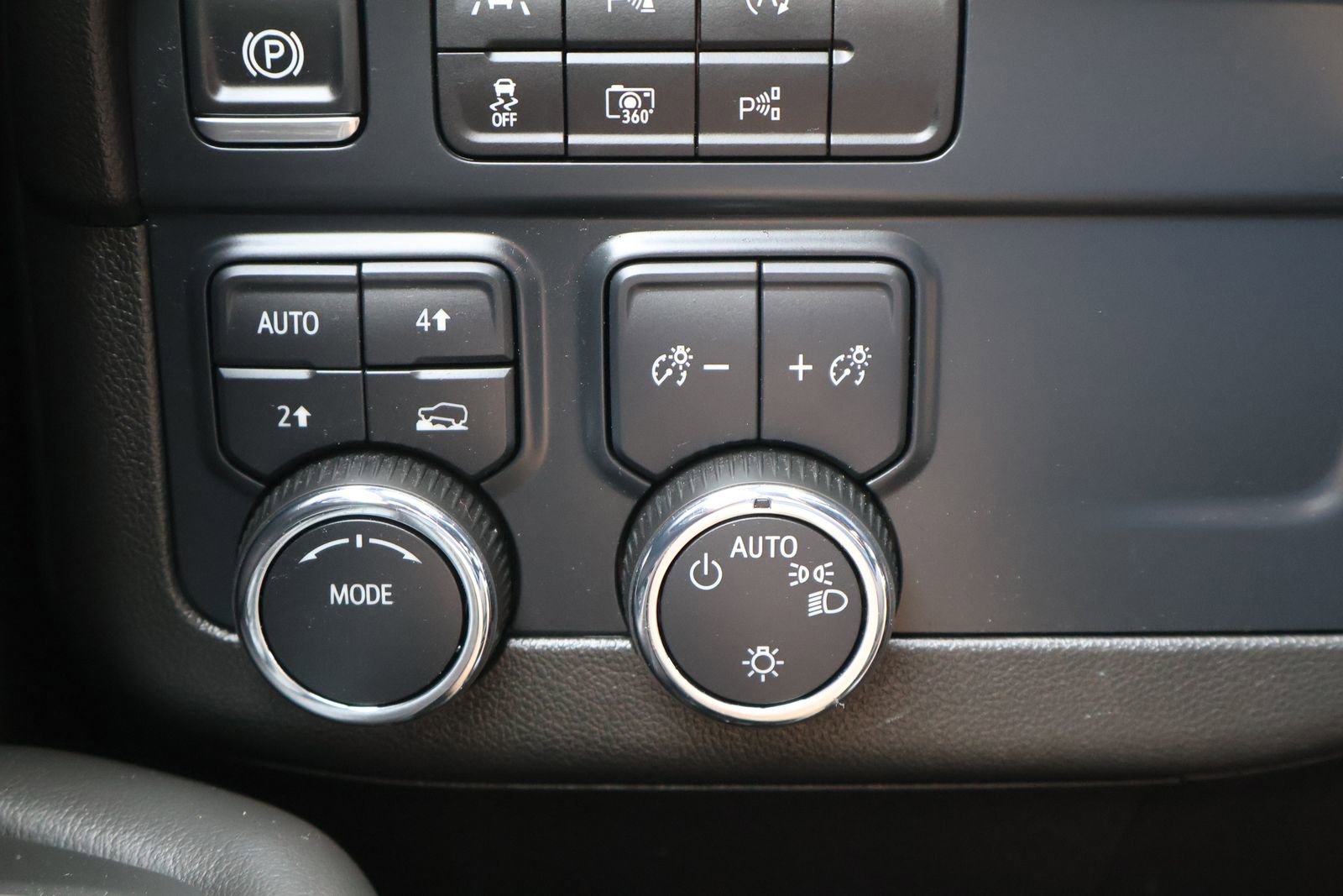 Used 2025 Chevrolet Tahoe LT AWD/4WD image 26