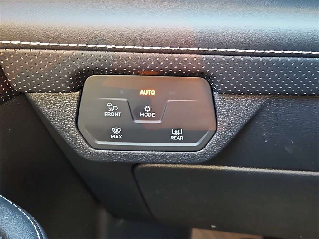 New 2026 Volkswagen Atlas SE image 8