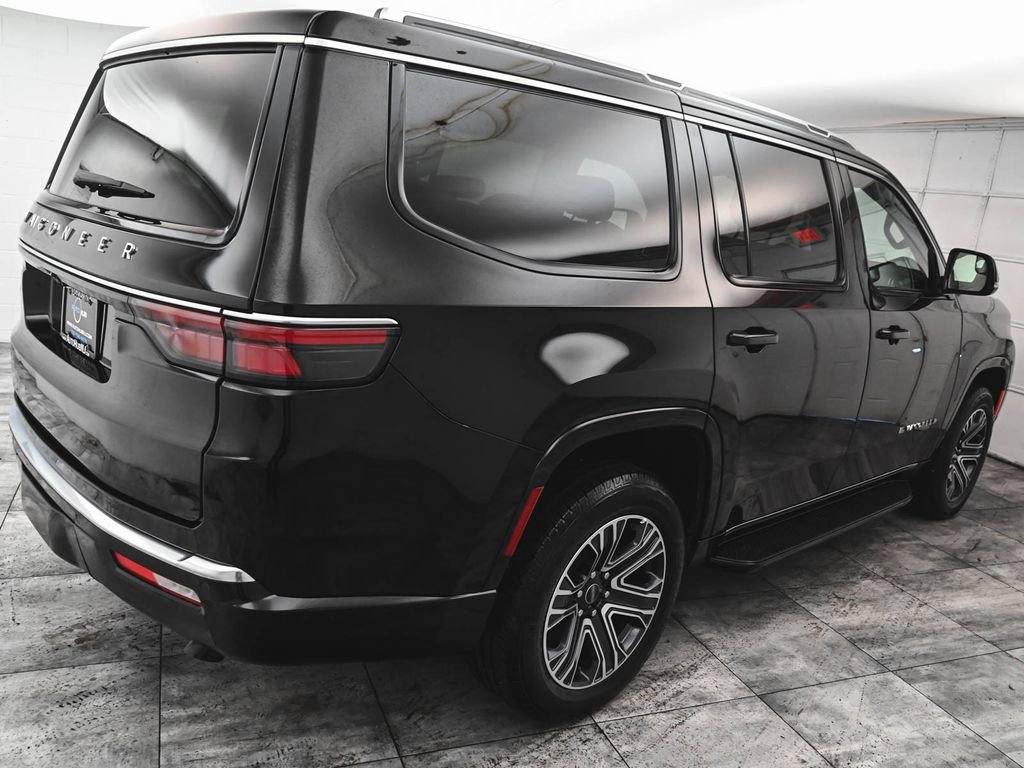 Used 2025 Jeep Wagoneer 4WD image 6