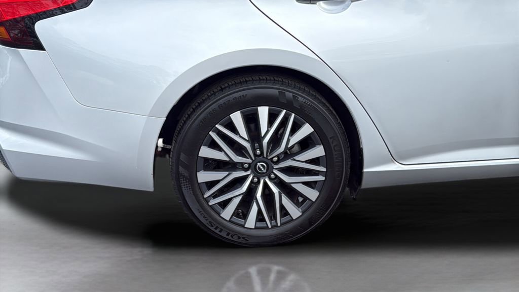 Used 2024 Nissan Altima 2.5 SV FWD image 23