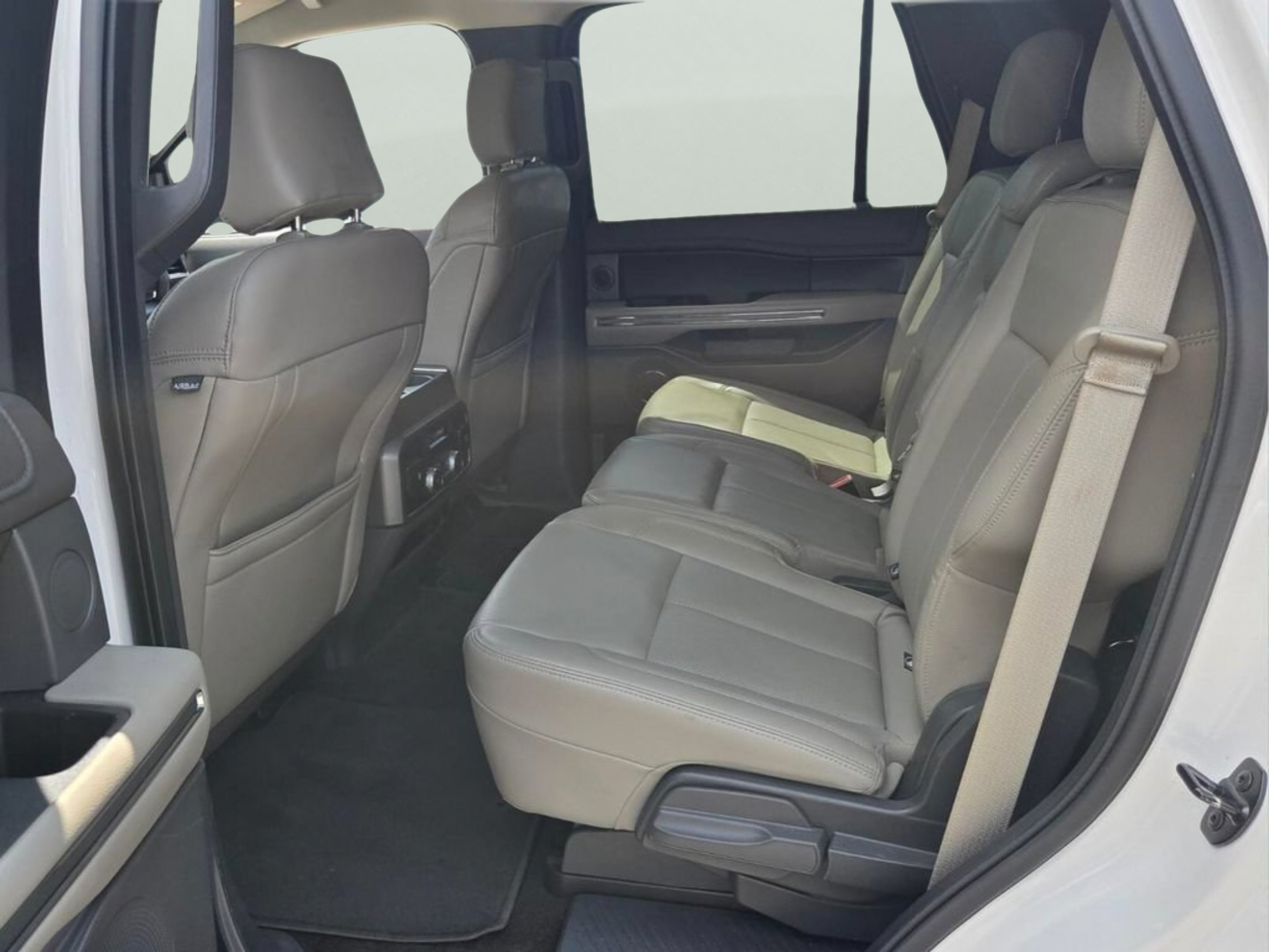 Used 2019 Ford Expedition XLT w/ Equipment Group 202A RWD image 12
