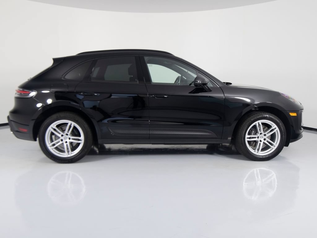 Certified 2026 Porsche Macan AWD/4WD image 11