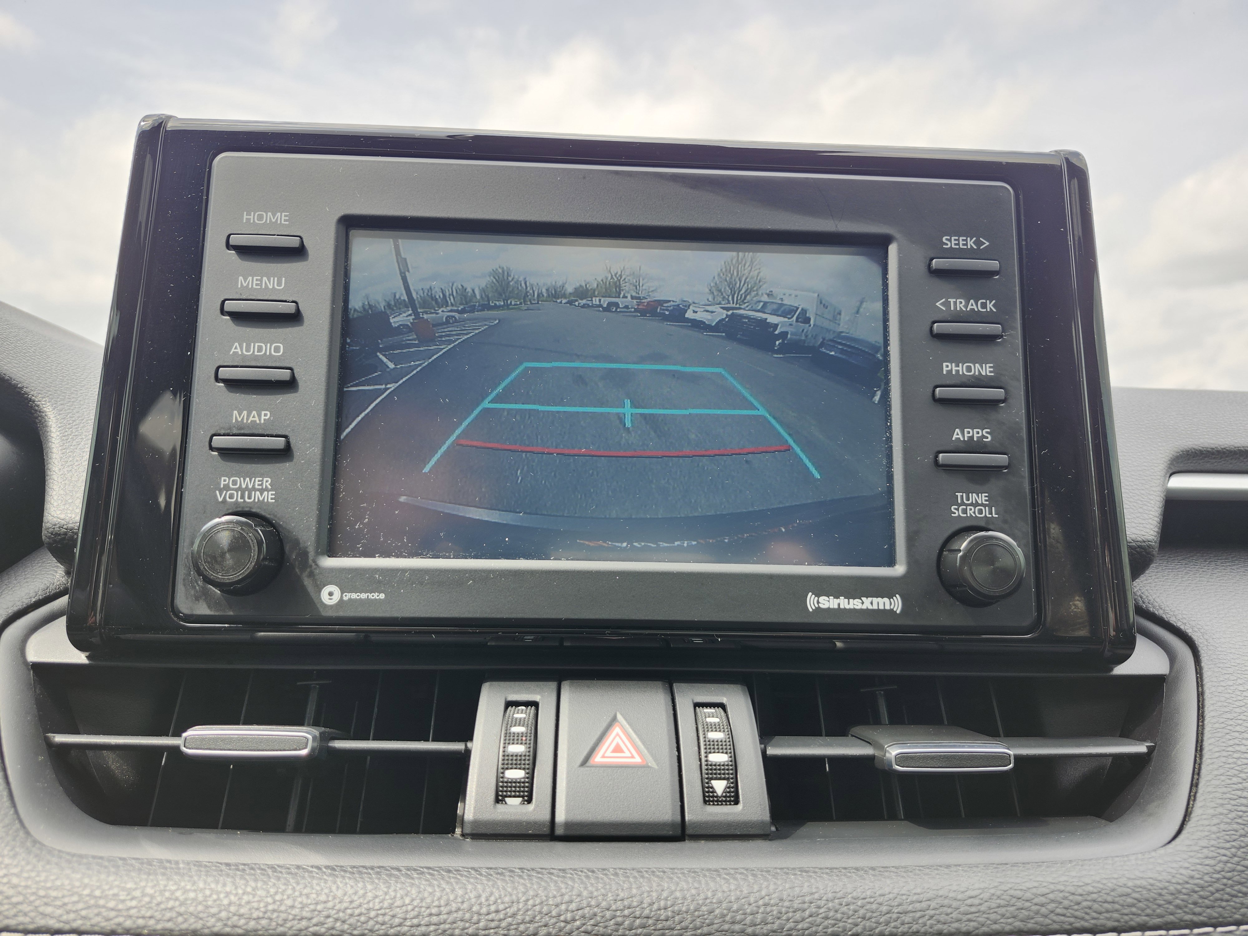 Used 2021 Toyota RAV4 XLE Premium image 4