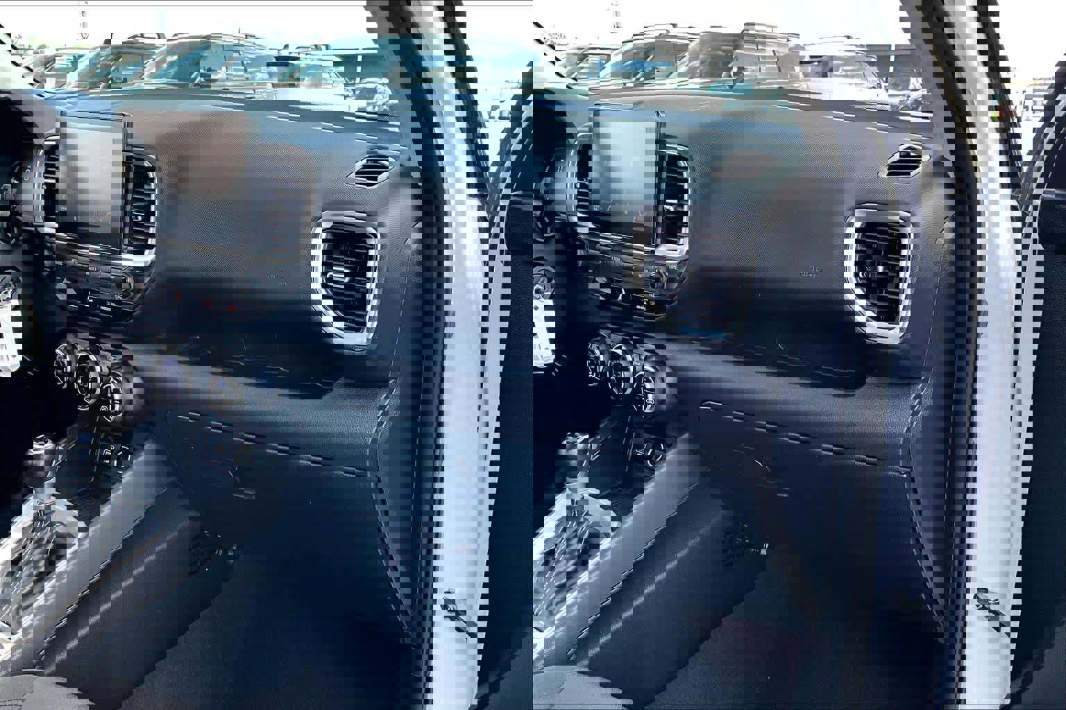 Used 2023 Hyundai Venue SEL image 17