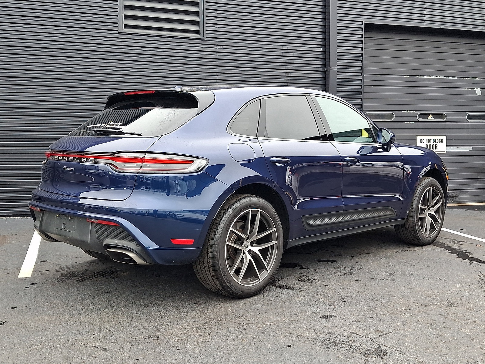 Certified 2026 Porsche Macan AWD/4WD image 7