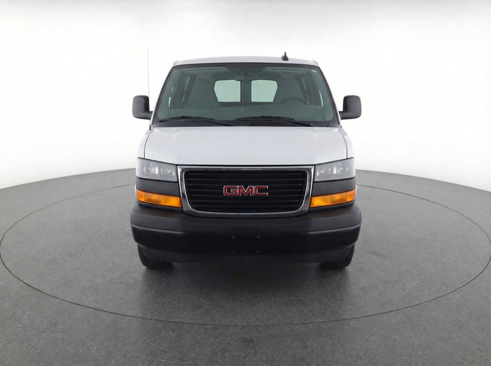 Used 2025 GMC Savana 3500 LT w/ LT Preferred Equipment Group image 2