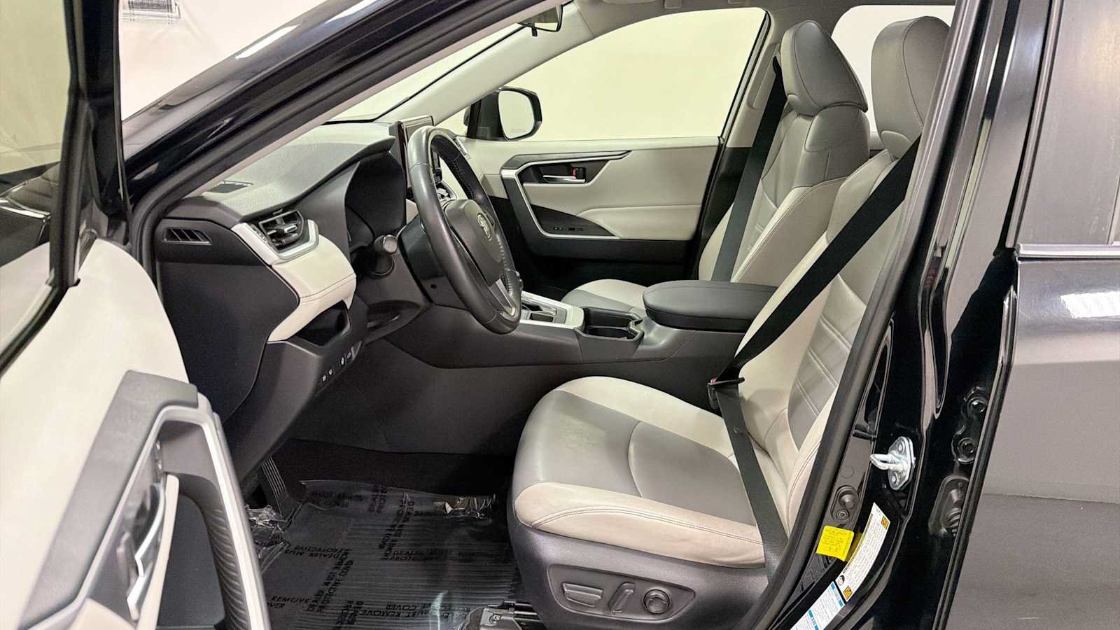 Certified 2019 Toyota RAV4 XLE Premium w/ Cold Weather Package AWD/4WD image 13