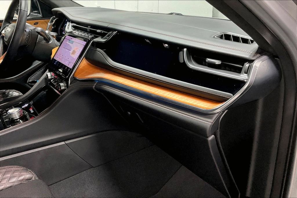 Used 2022 Jeep Grand Cherokee L Summit image 19