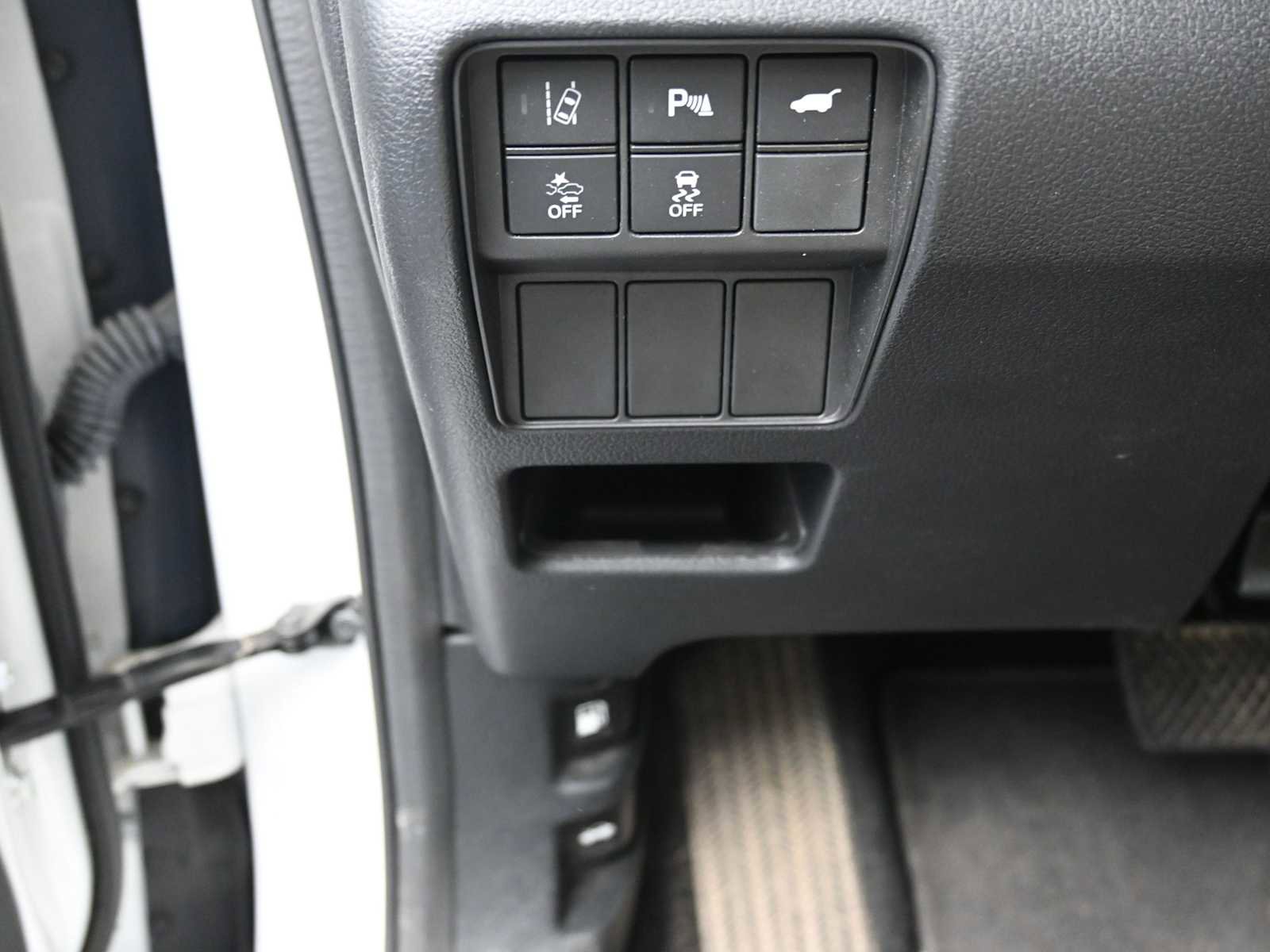 Used 2022 Honda CR-V Touring image 11