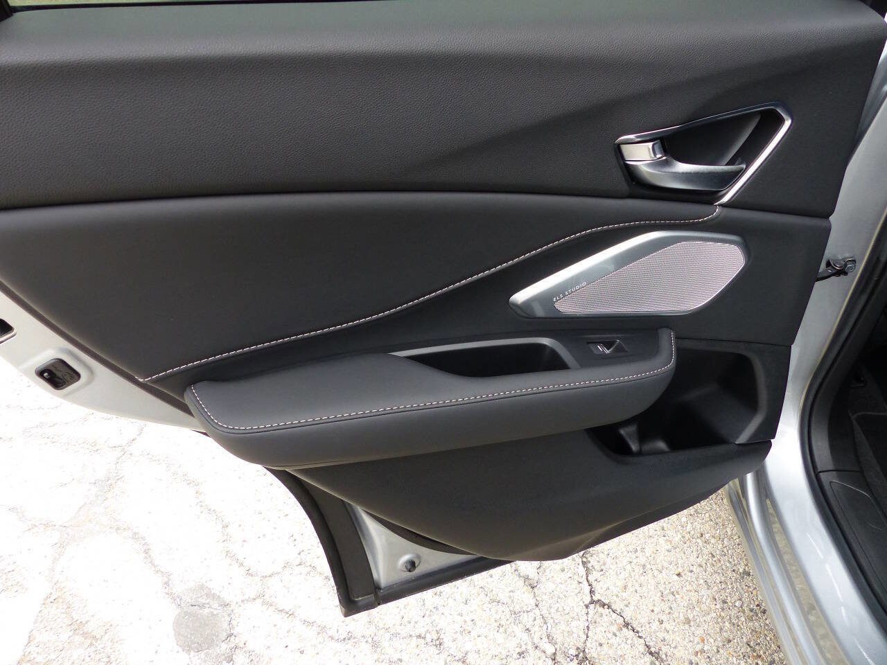 Used 2025 Acura RDX SH-AWD w/ Technology Package image 22