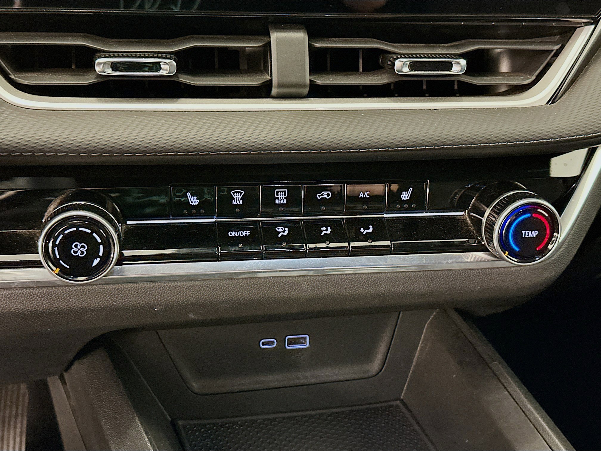 Used 2025 Chevrolet Equinox LT image 24