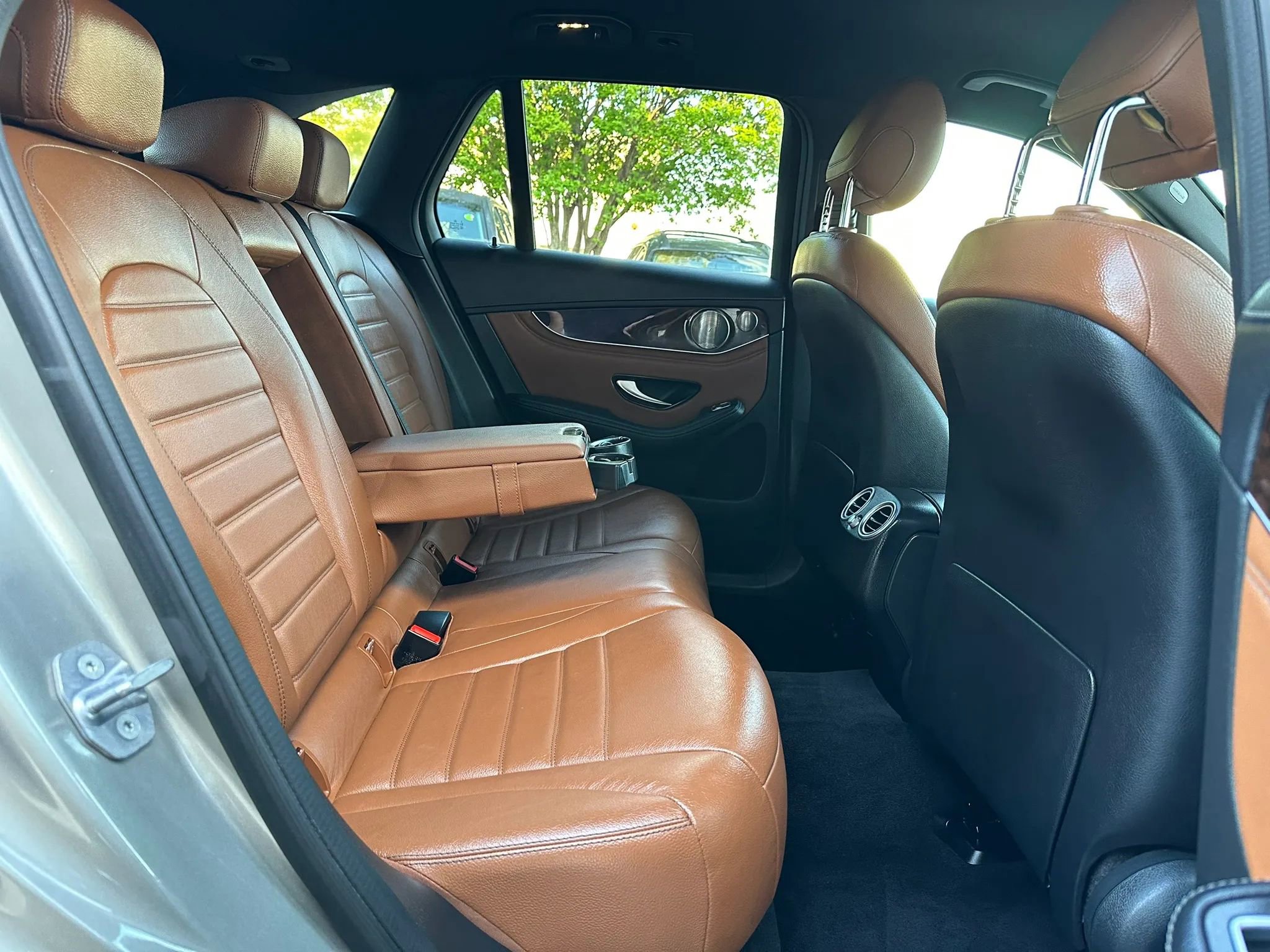 Used 2019 Mercedes-Benz GLC 350e 4MATIC image 27
