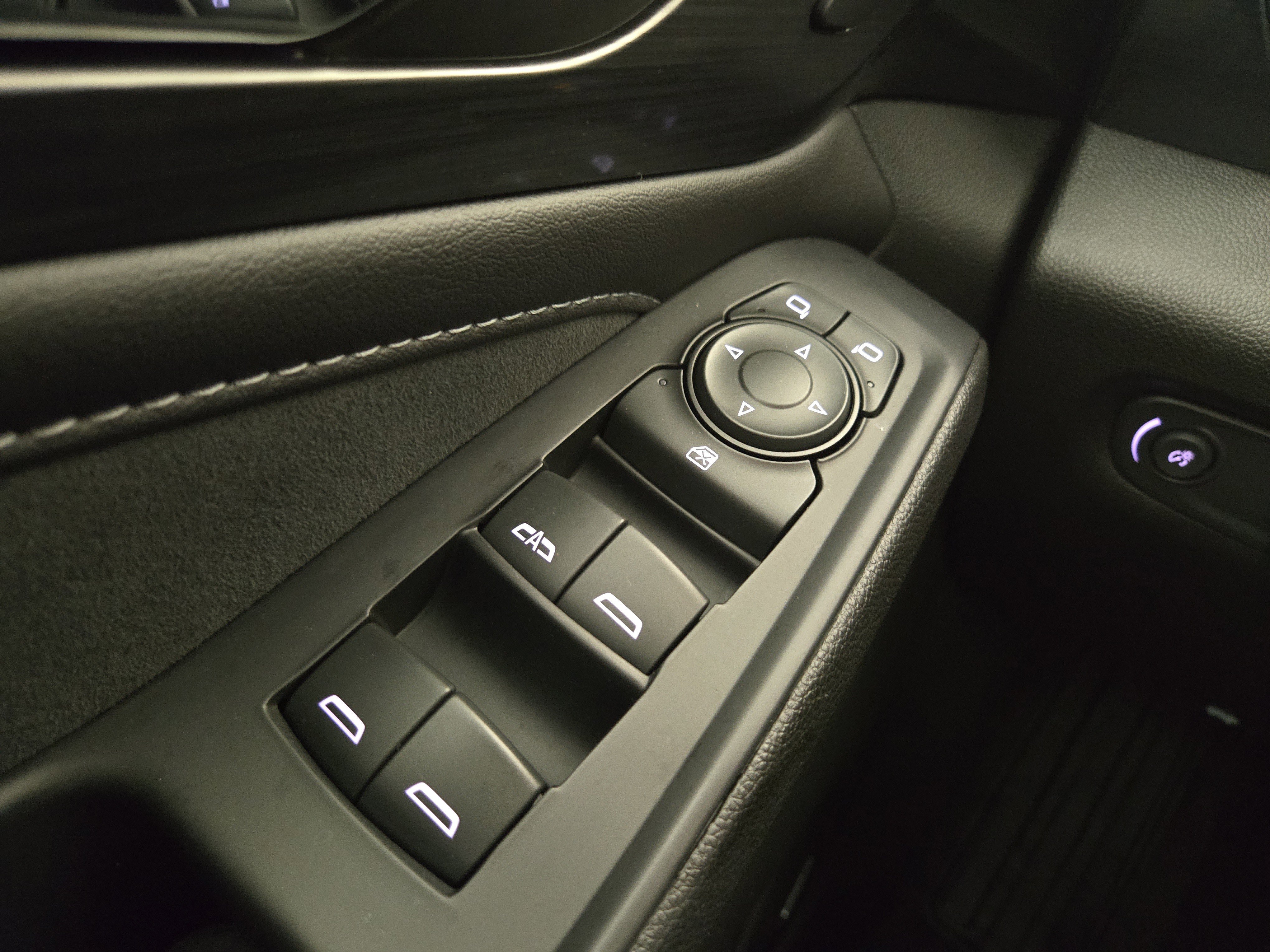 Certified 2021 Chevrolet Traverse High Country w/ LPO, Cargo Package image 32