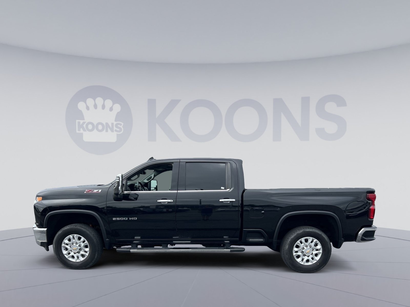 Used 2022 Chevrolet Silverado 2500 LTZ w/ LTZ Plus Package AWD/4WD image 2