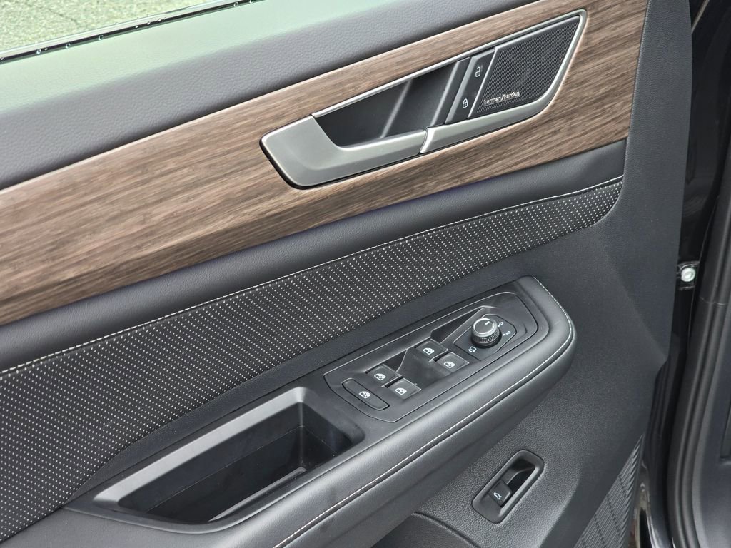 Used 2024 Volkswagen Atlas SEL Premium R-Line image 41