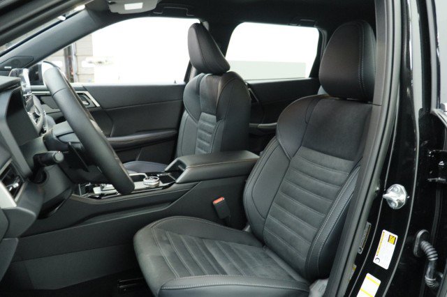 New 2026 Mitsubishi Outlander LE FWD image 7