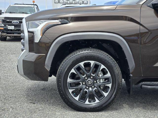 Used 2025 Toyota Tundra Limited w/ Power Package AWD/4WD image 9