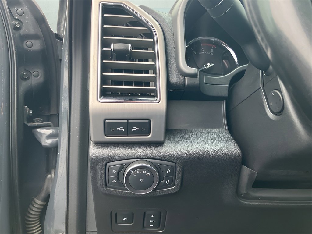 Used 2021 Ford F250 Platinum w/ FX4 Off-Road Package image 21