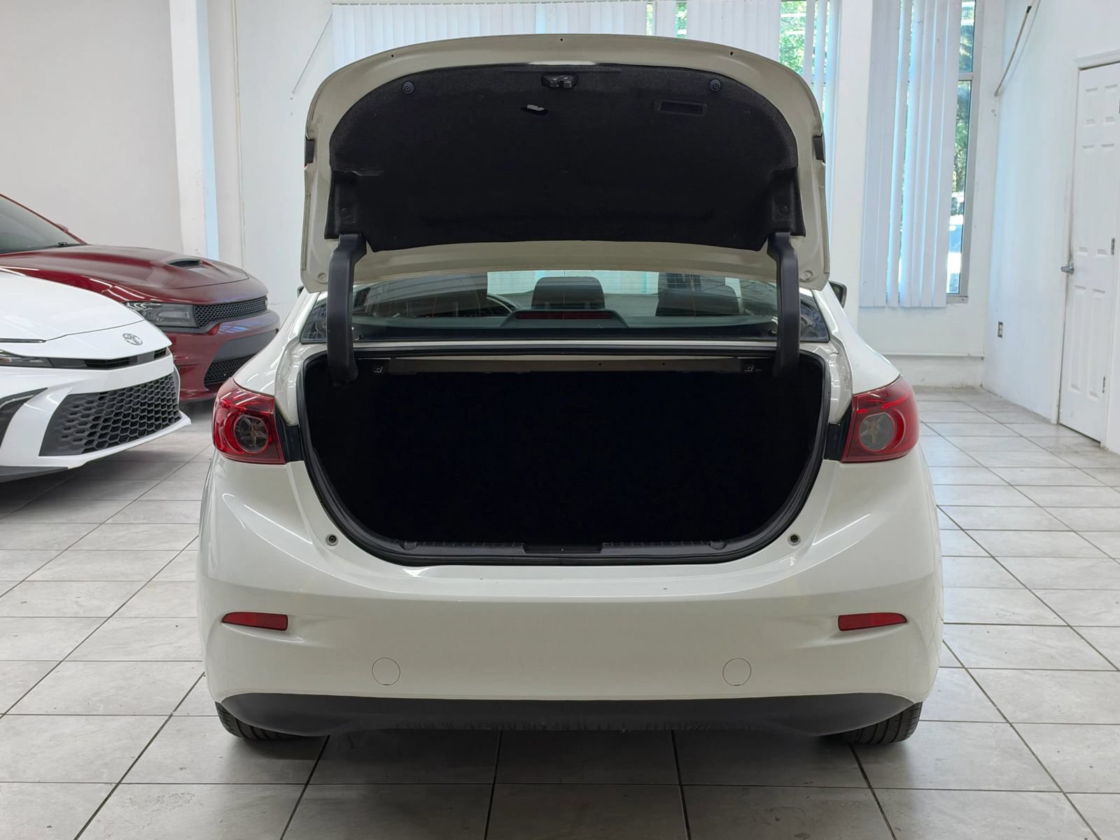 Used 2016 MAZDA MAZDA3 i Sport w/ Preferred Equipment Package FWD image 20