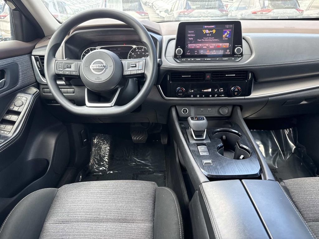 Certified 2021 Nissan Rogue SV image 16