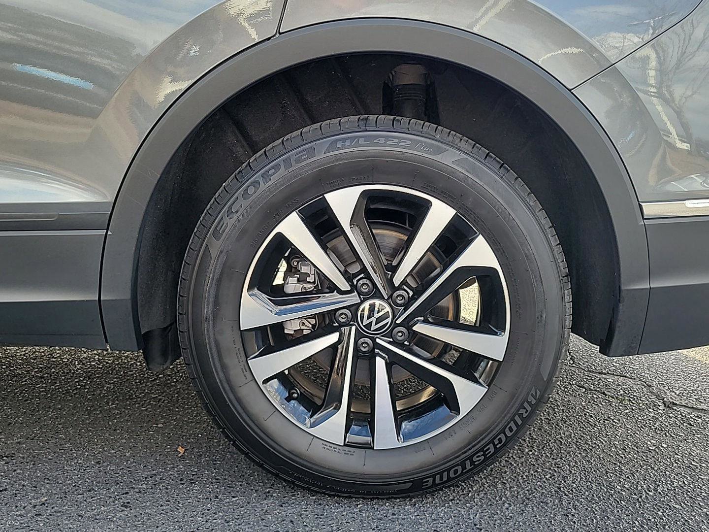 Certified 2024 Volkswagen Tiguan S image 10