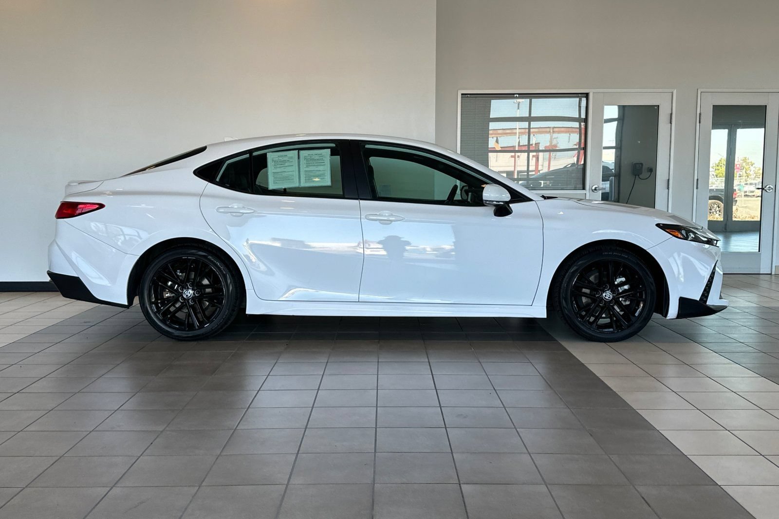Certified 2025 Toyota Camry SE FWD image 3