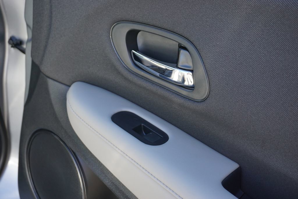 Used 2020 Honda HR-V LX image 57