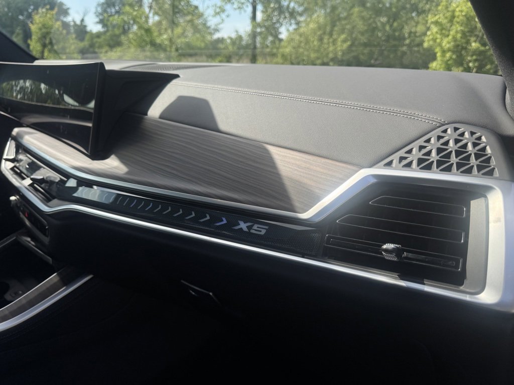 Used 2026 BMW X5 xDrive50e w/ Premium Package image 23