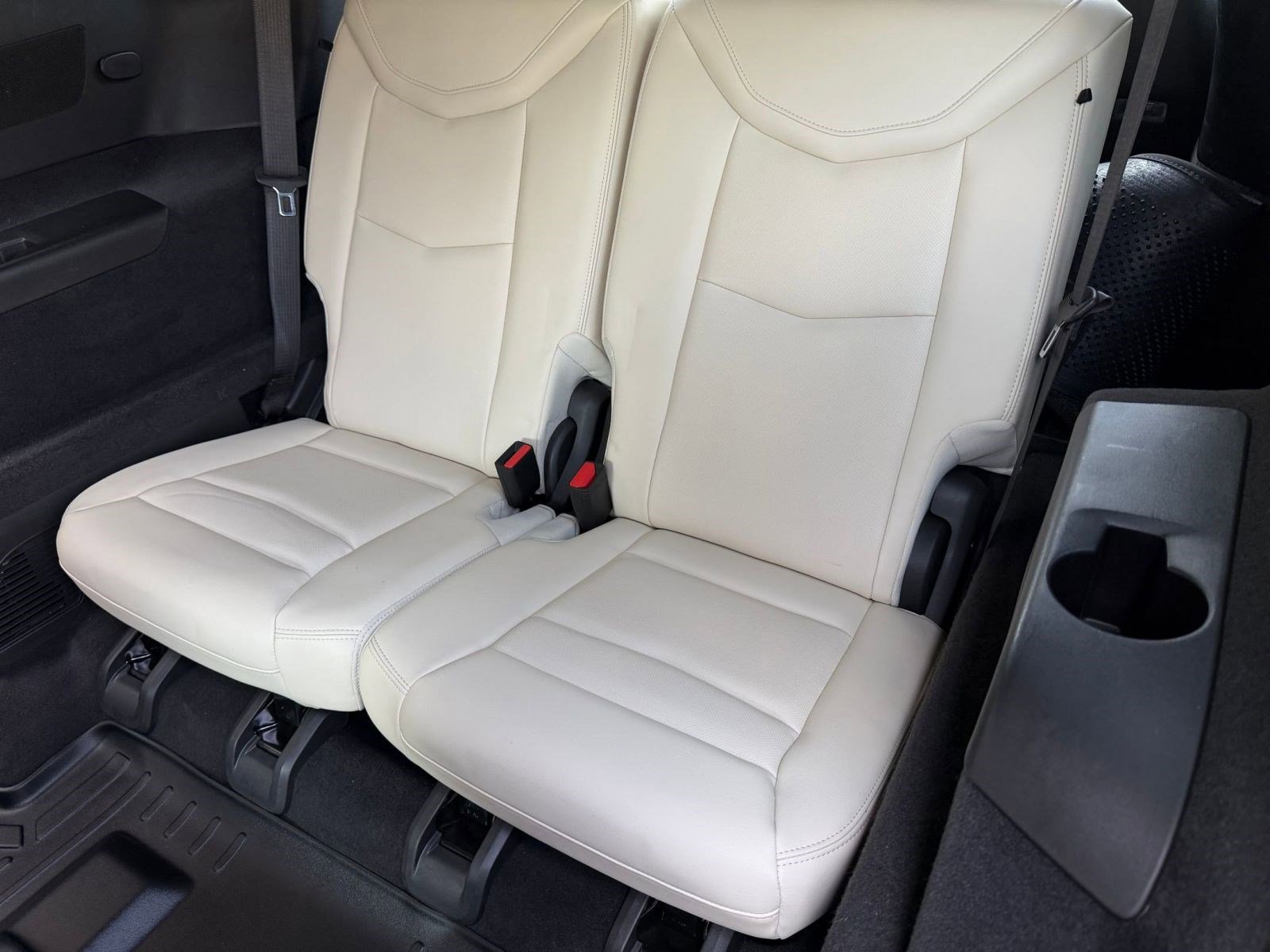 Used 2023 Cadillac XT6 Sport w/ LPO, Premium Carpet Package AWD/4WD image 25