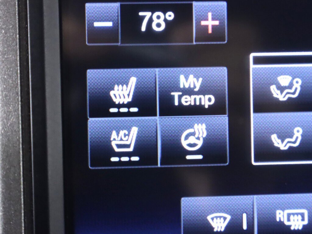 Used 2016 Ford F350 Platinum w/ Platinum Package AWD/4WD image 18