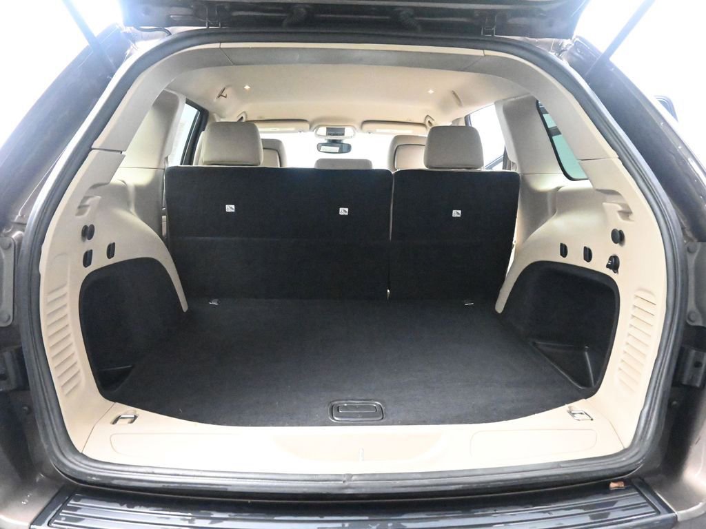 Used 2017 Jeep Grand Cherokee Laredo w/ Quick Order Package 23E image 22