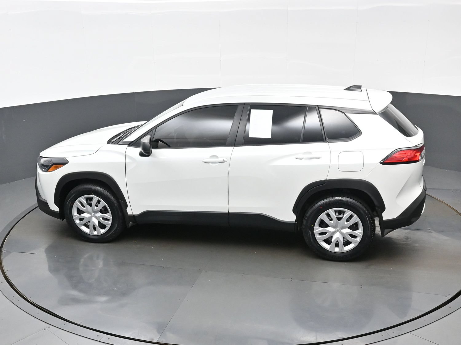 Used 2024 Toyota Corolla Cross L AWD/4WD image 34