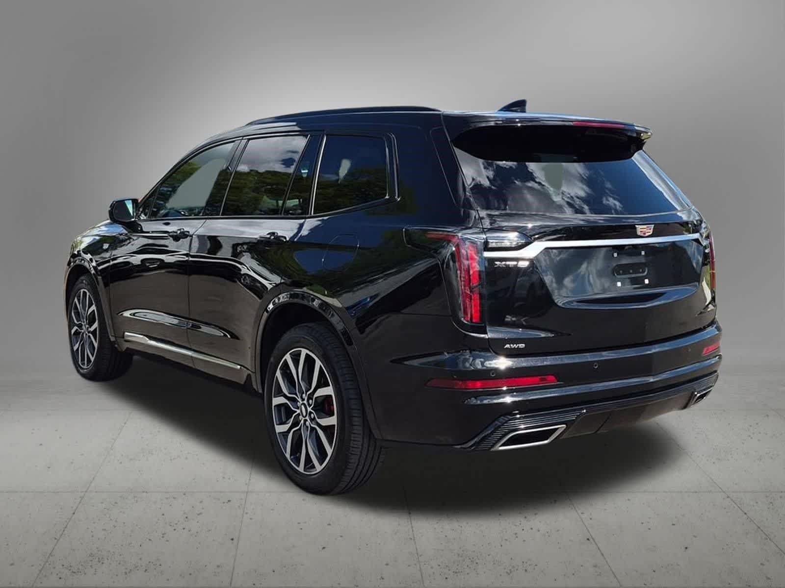 Used 2024 Cadillac XT6 Sport w/ Technology Package AWD/4WD image 4